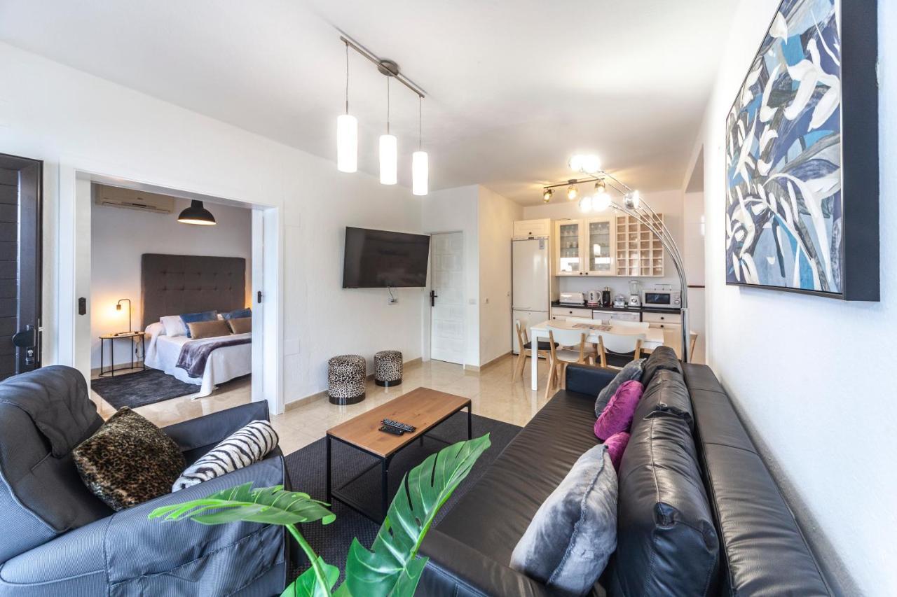 Luxury Sea Front Iv Apartamento *